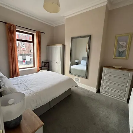 North Road Apartment *